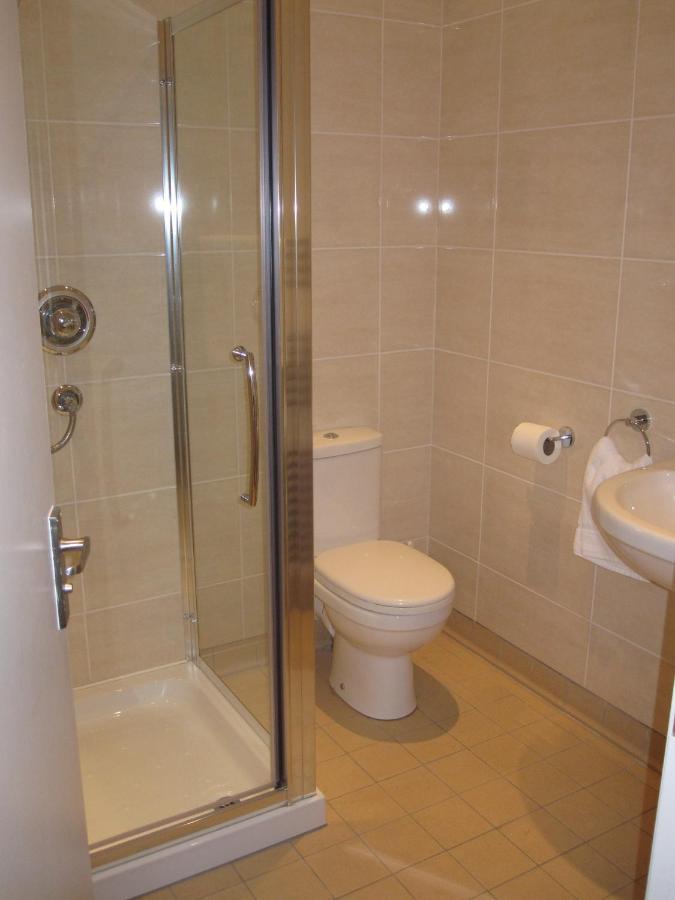 Clifton Lodge Hotel High Wycombe Extérieur photo